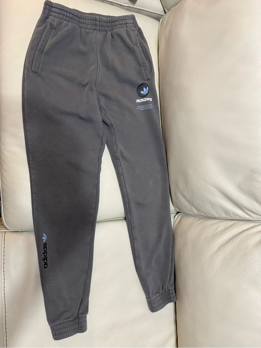 Adidas Men’s Gray Logo Jogger Pants Small